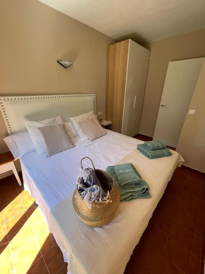 Bonito Apartamento Con Terraza, Jardin Y Piscina Кала'н Бош Екстериор снимка