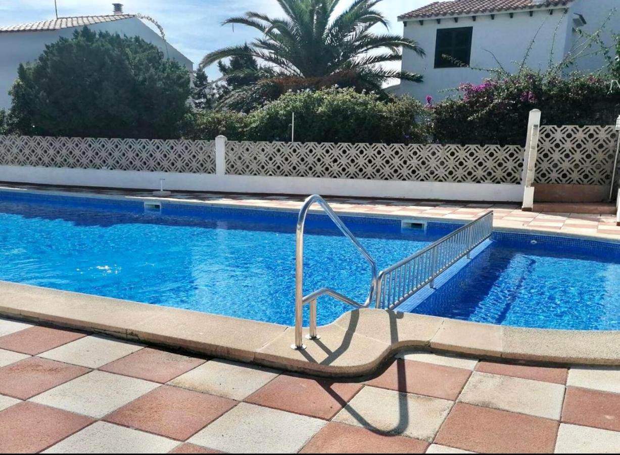 Bonito Apartamento Con Terraza, Jardin Y Piscina Кала'н Бош Екстериор снимка
