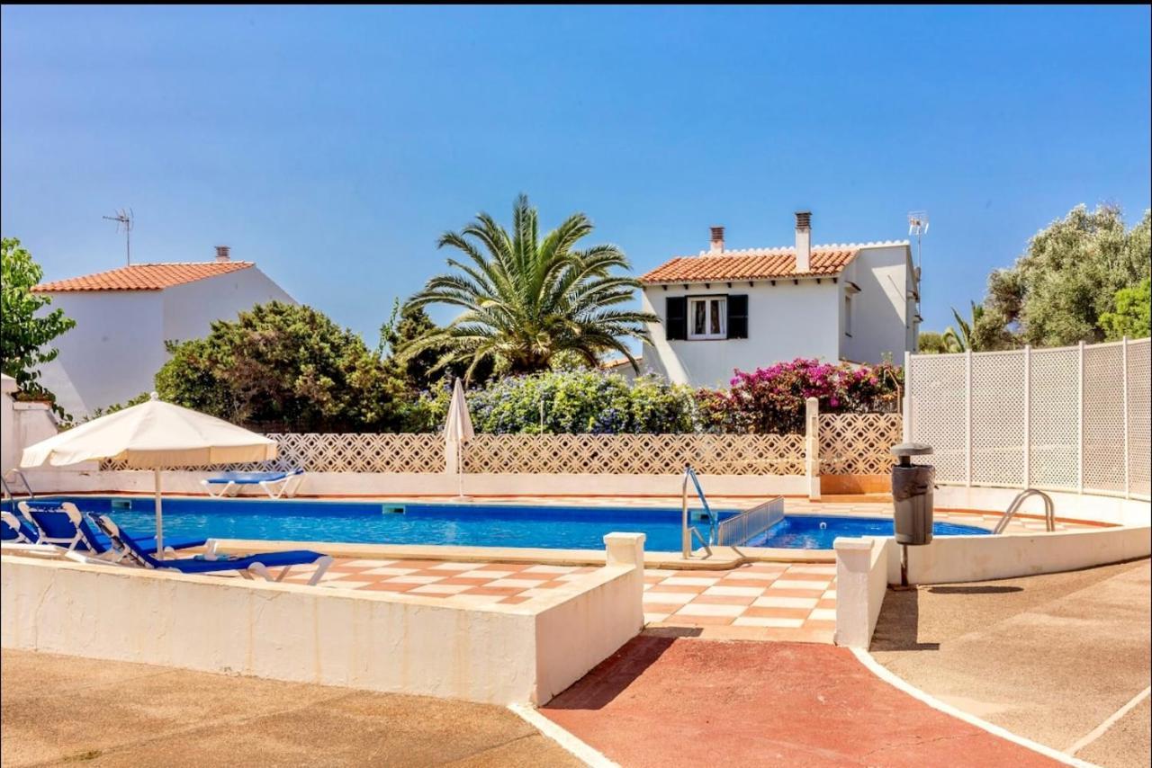 Bonito Apartamento Con Terraza, Jardin Y Piscina Кала'н Бош Екстериор снимка