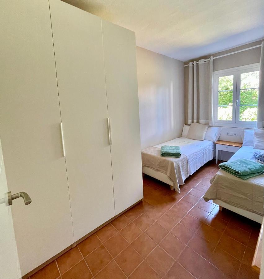 Bonito Apartamento Con Terraza, Jardin Y Piscina Кала'н Бош Екстериор снимка