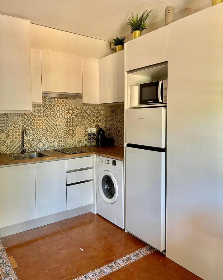 Bonito Apartamento Con Terraza, Jardin Y Piscina Кала'н Бош Екстериор снимка