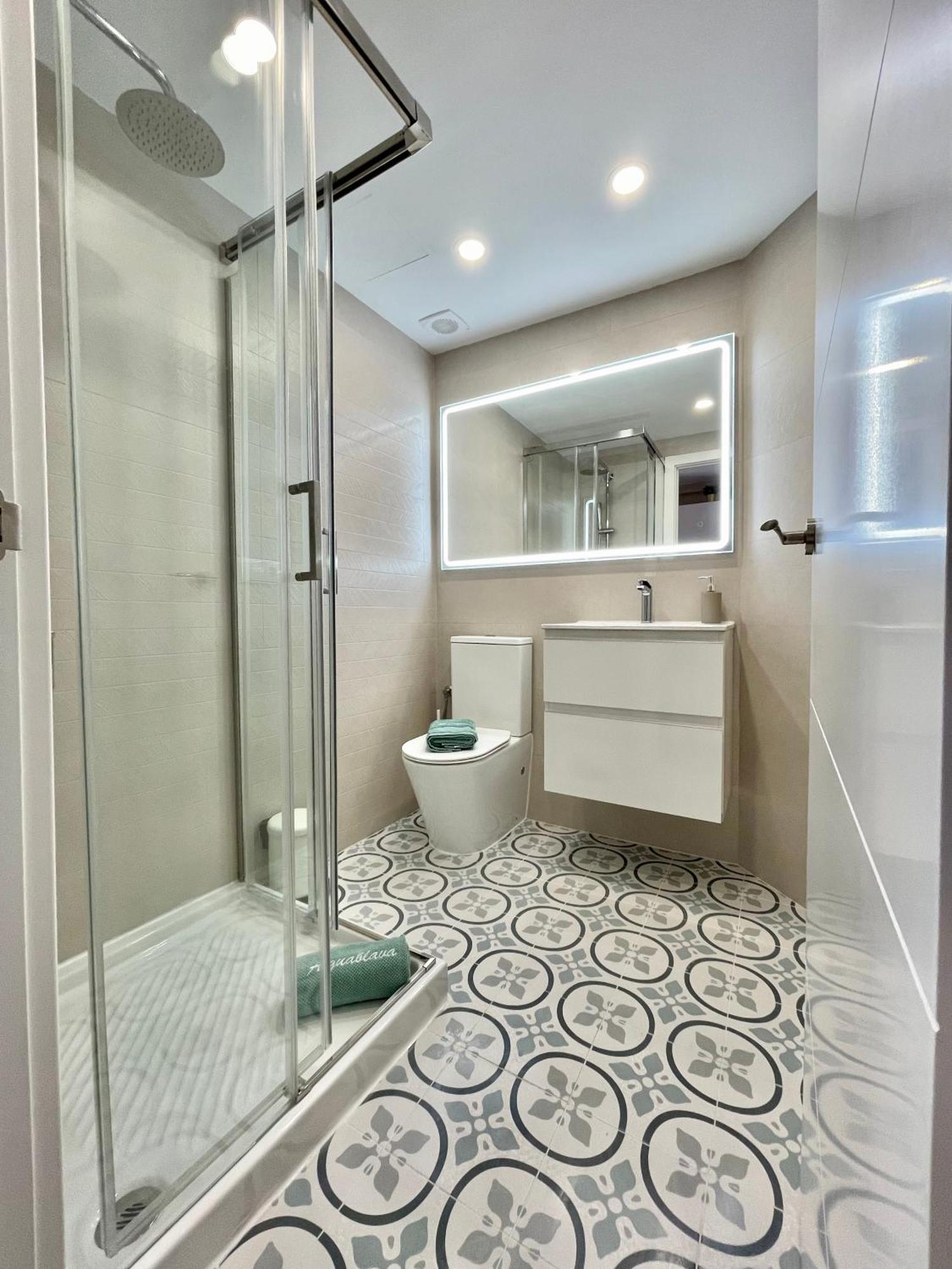 Bonito Apartamento Con Terraza, Jardin Y Piscina Кала'н Бош Екстериор снимка